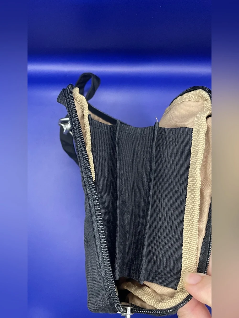 Baggallini Black Compact Crossbody Messenger